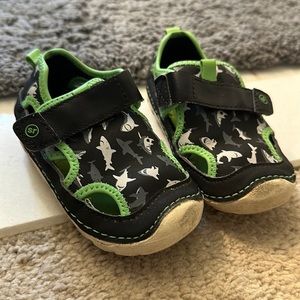 Stride rite 5.5 baby soft motion